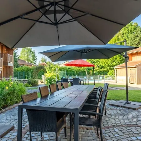 Grand A : 8 Chambres, Piscine Chauffee, Proche Et Activites Outdoor - Fr-1-611-69 Feriehus