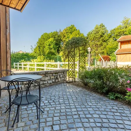 Grand A : 8 Chambres, Piscine Chauffee, Proche Et Activites Outdoor - Fr-1-611-69 Feriehus